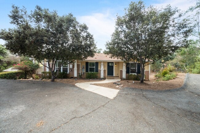 Primary Photo - Escondido -Beautiful San Pasqual area ,Spa...