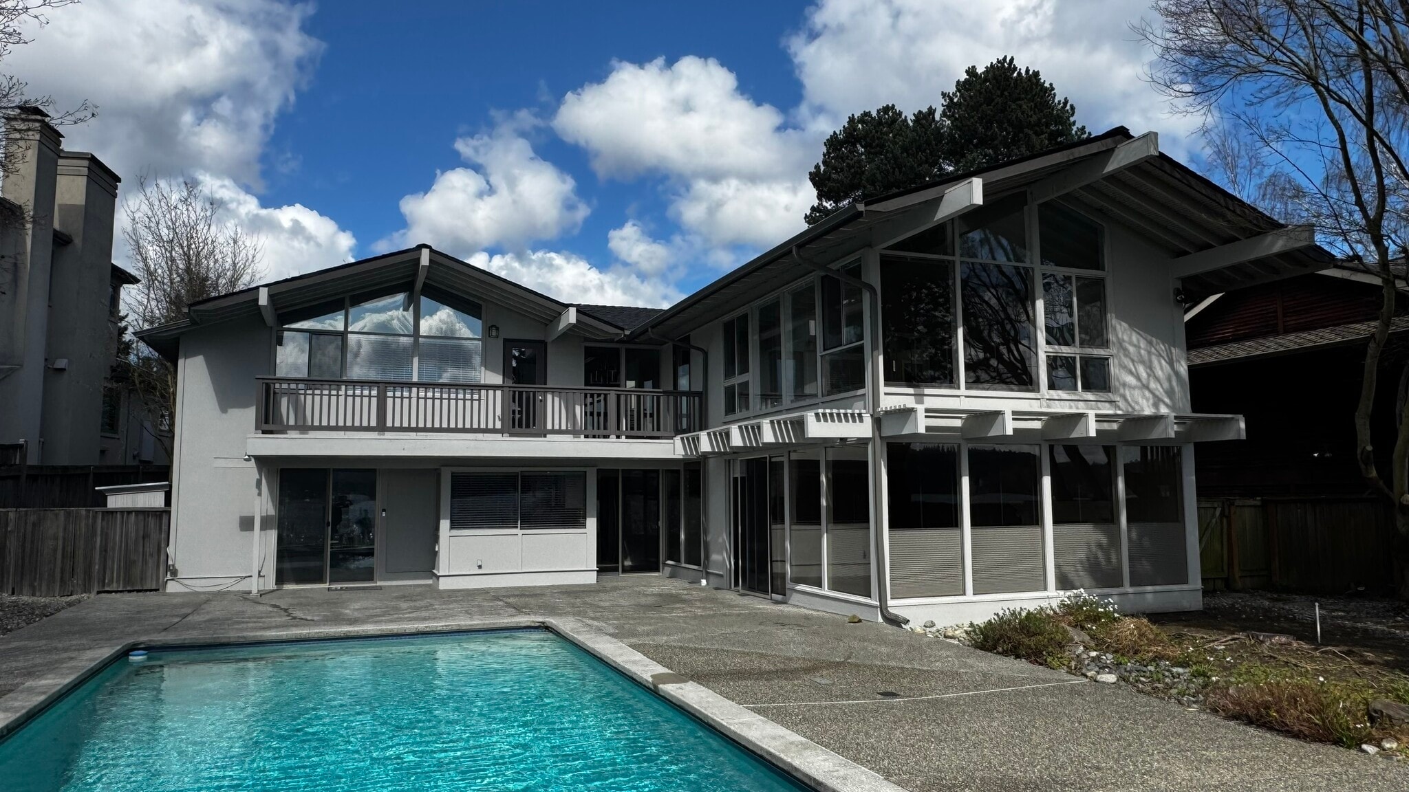 Building Photo - 16736 Shore Dr NE