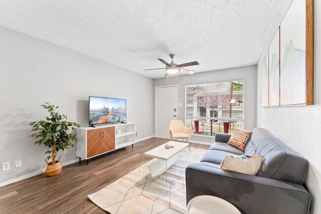 Building Photo - 3501 S 1st St