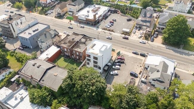 Building Photo - 330 Washington Ave