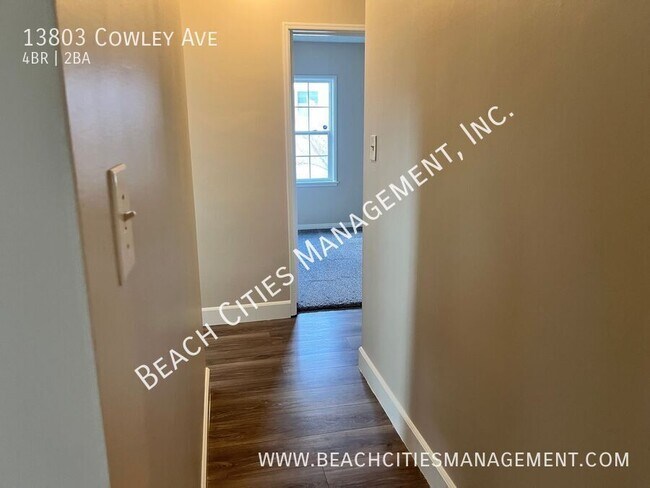 Building Photo - 13803 Cowley Ave