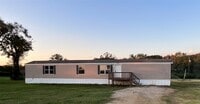 Building Photo - 133 Country Oaks St