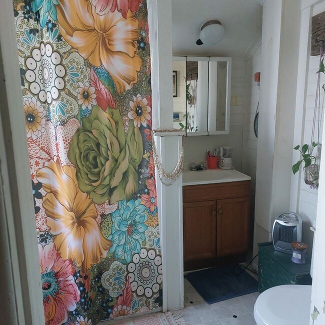 Building Photo - 1007 7th St S