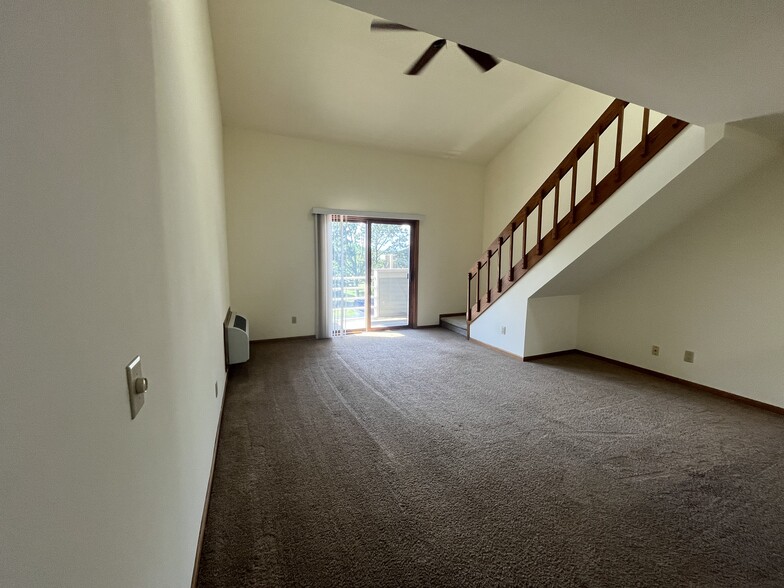 Building Photo - Londonderry Lofts