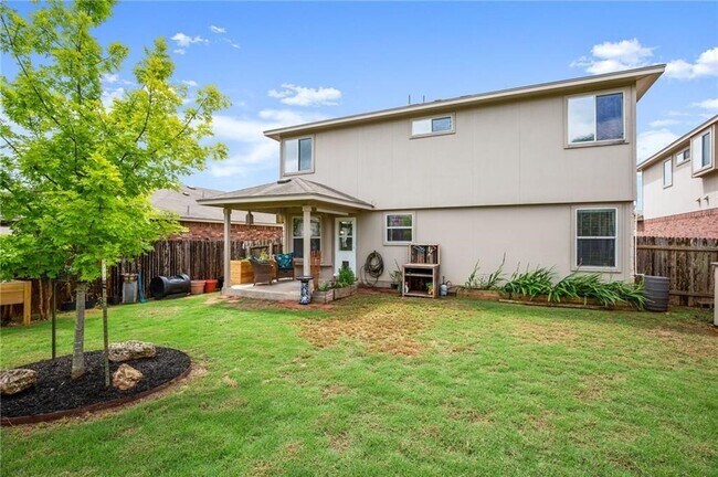 Building Photo - 921 Gentry Dr