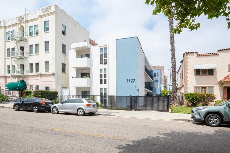 Building Photo - 1727 N Edgemont St