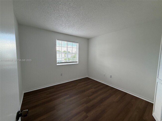 Building Photo - 5225 NW 112th Ave