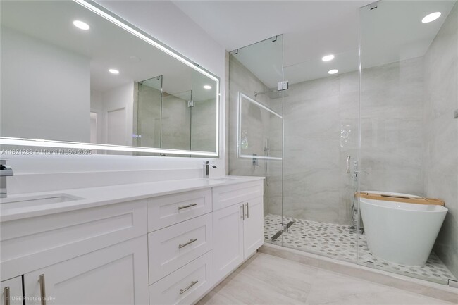 Building Photo - 6250 SW 62nd Pl