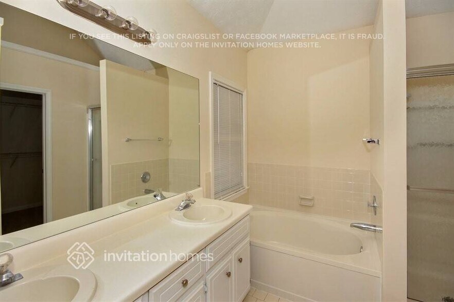 Building Photo - 235 Fairview Chase Rd