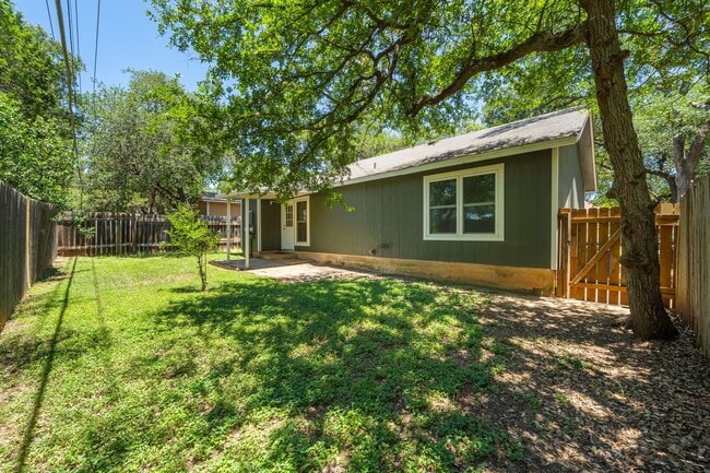 Building Photo - 9618 Sugar Hill Dr