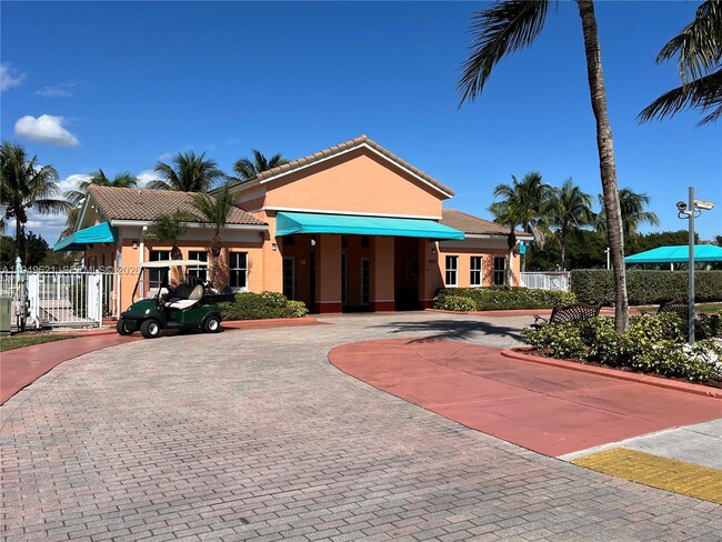 Building Photo - 1660 SE 29th St