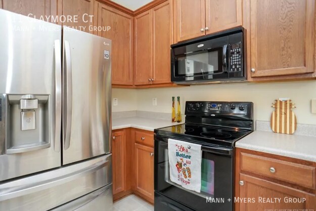 Building Photo - 11 Claymore Ct
