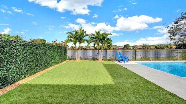Building Photo - 8163 Alberti Dr