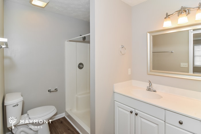 Building Photo - 1136 Lakes Edge Dr