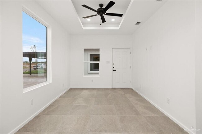 Building Photo - 2809 S Links Dr