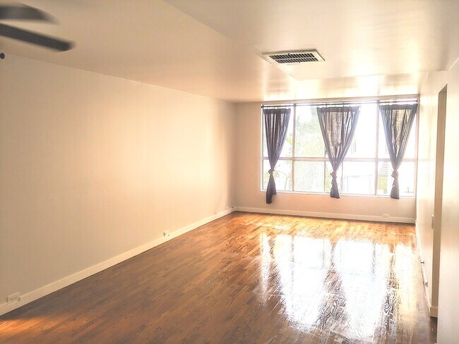 Building Photo - 500 Evergreen St