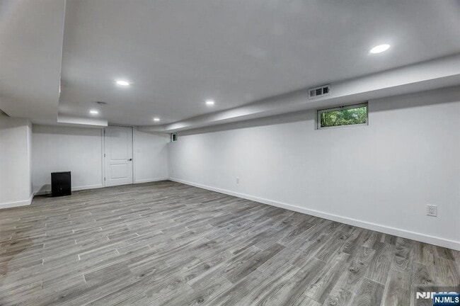 Building Photo - 74 Buff Rd
