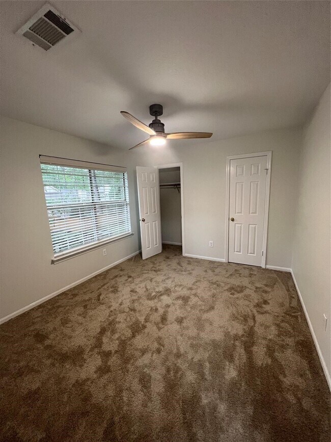 Building Photo - 34 E Trillium Cir