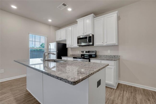 Building Photo - 2104 Irvin Ct