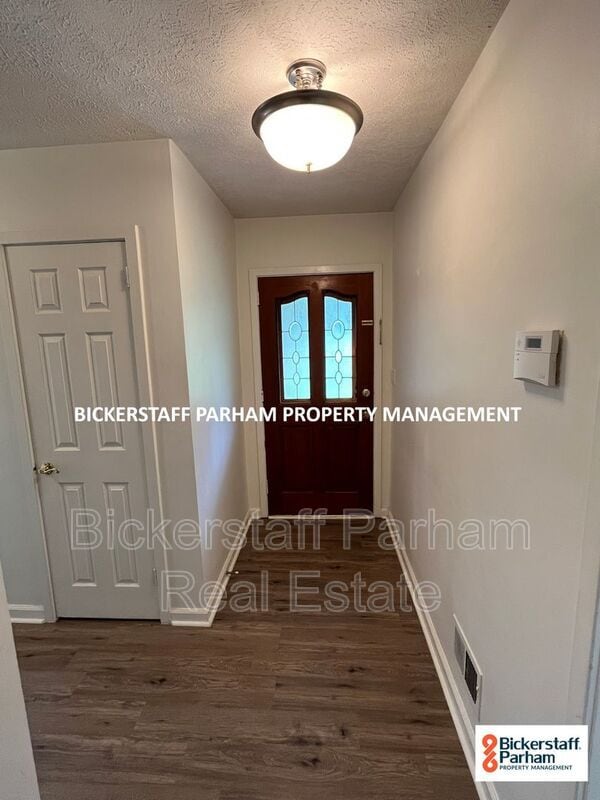 Building Photo - 3260 Junaluska Dr