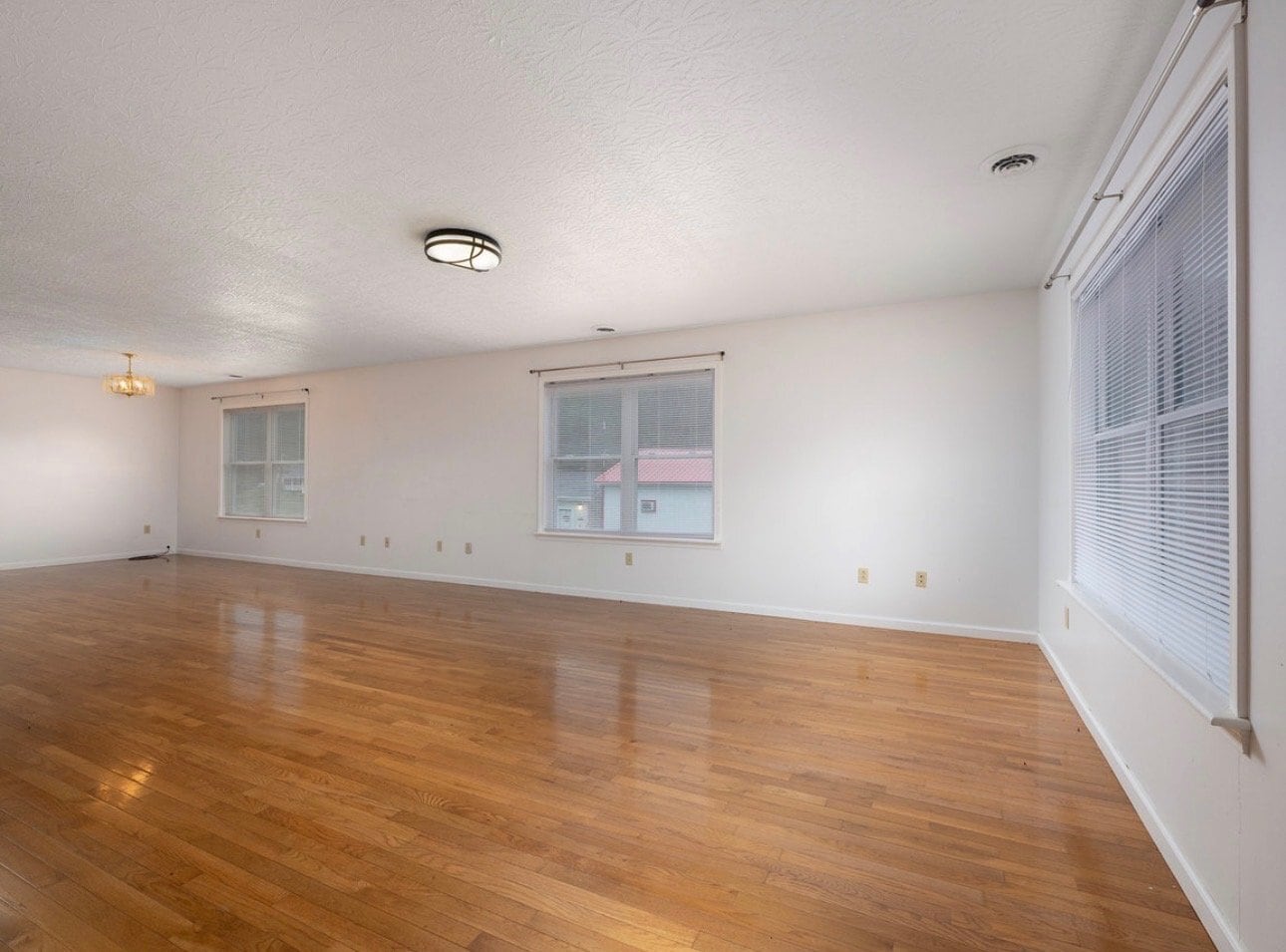 Building Photo - 6 Lincoln Heights