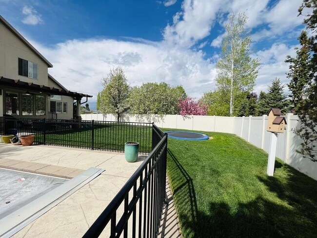 Building Photo - 2035 Quartzridge Dr