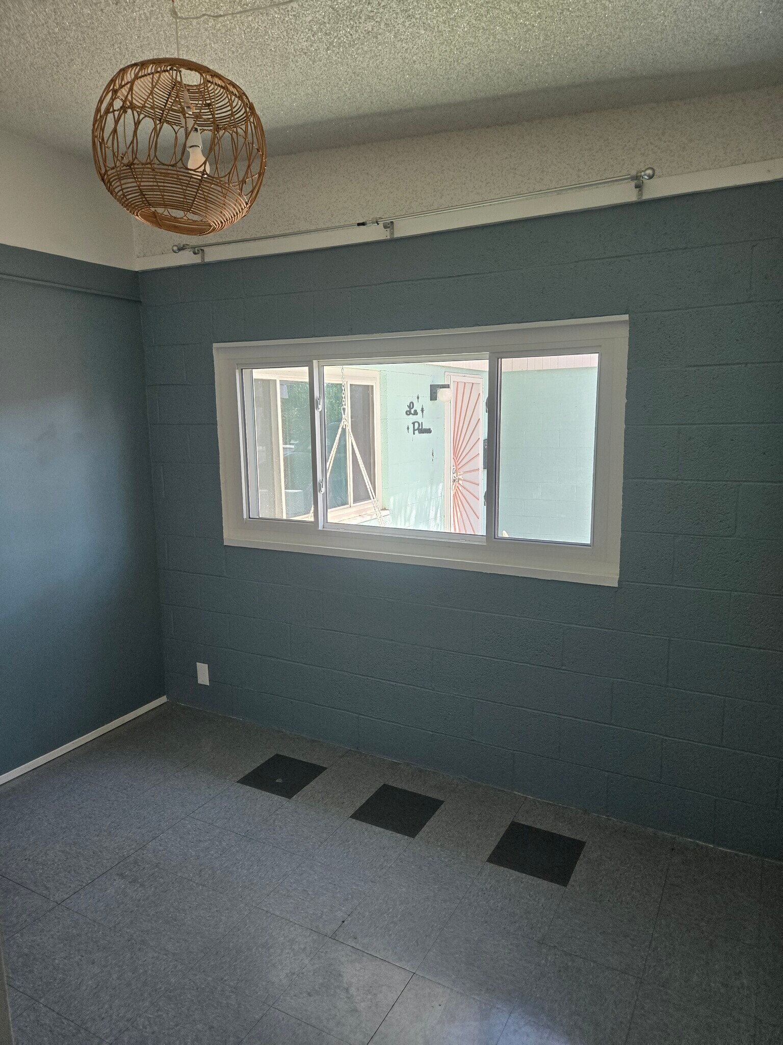 Building Photo - 1305 Phillips Ave
