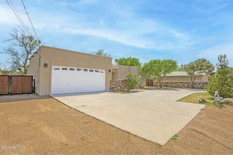 Building Photo - West El Paso Ranch Home