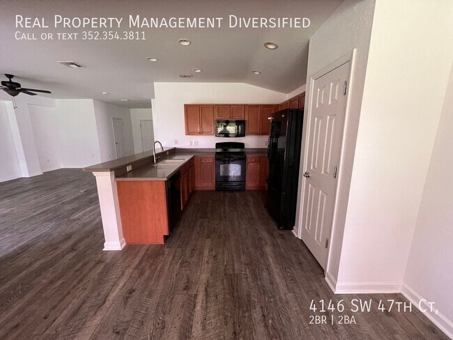 Building Photo - 4146 SW 47th Ct