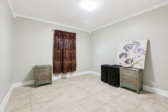 Building Photo - 2544 Cedarlawn Dr