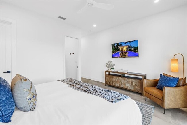 Building Photo - 2065 Goldenrod St