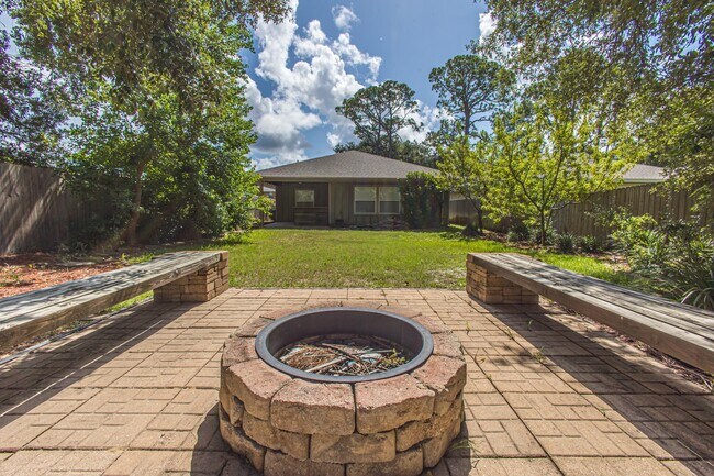 Building Photo - 116 Alder Ave SE