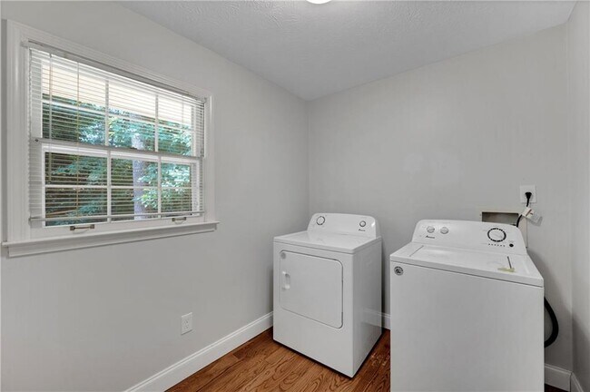 Building Photo - 5223 Davantry Dr