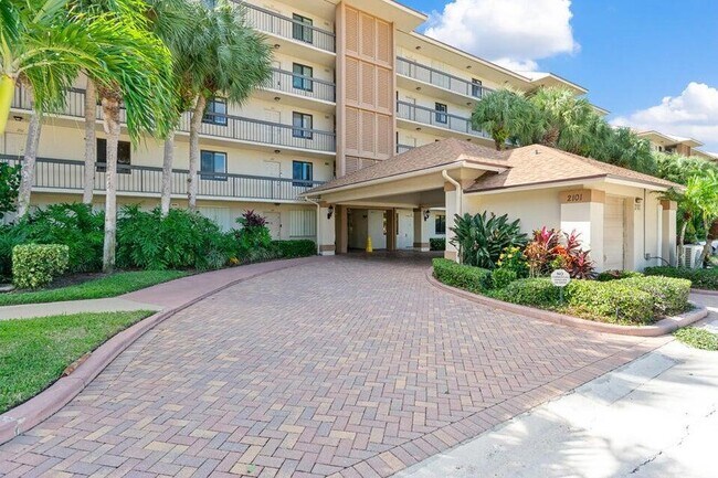 Building Photo - 2101 Marina Isle Way
