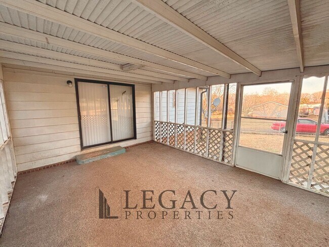 Building Photo - Renovated 3 Bed / 2 Bath Mobile Home – Easley, SC