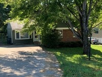 Building Photo - Sandusky Home With Main Level Master Bedroom