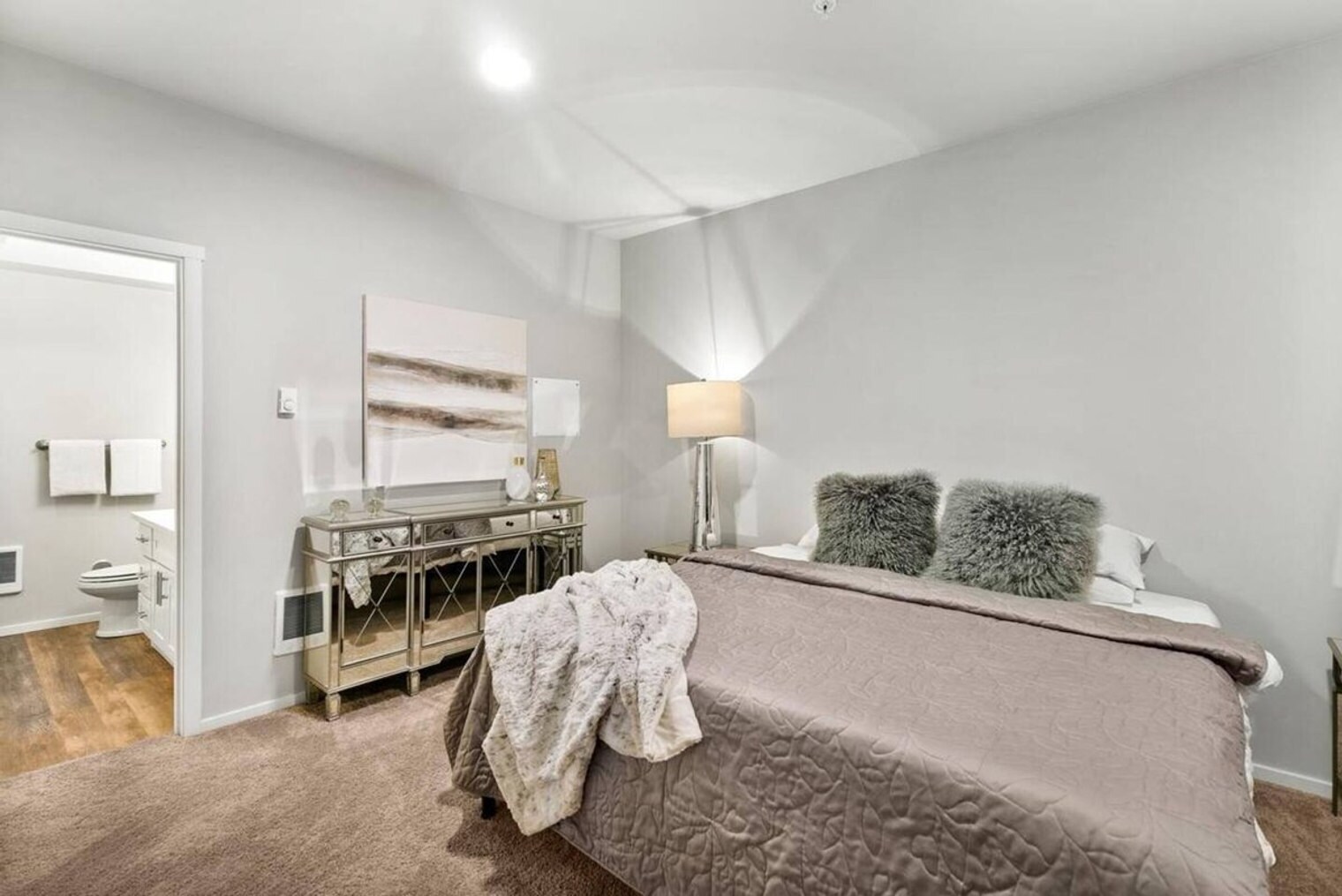 Building Photo - 624 E 32nd St