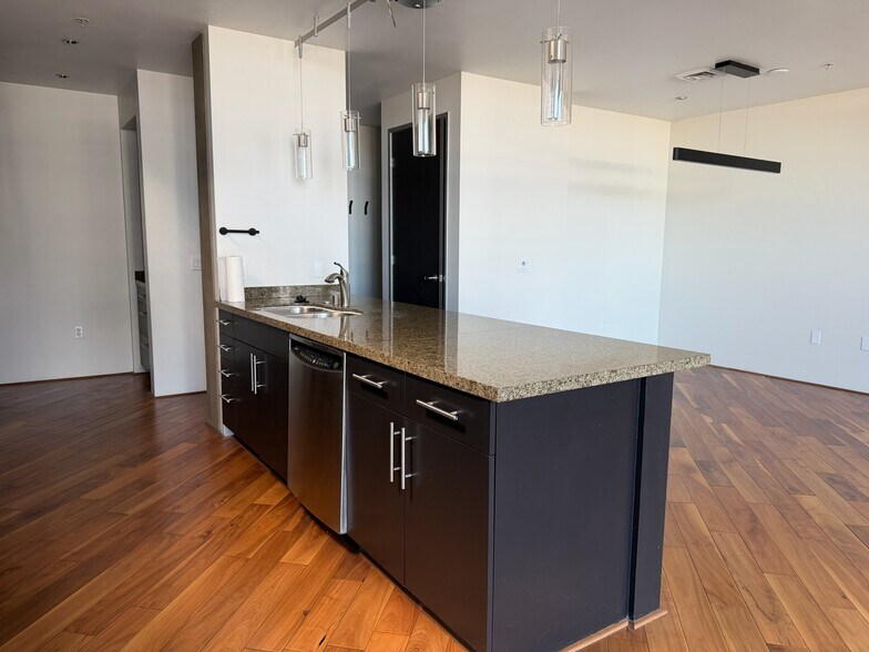 Building Photo - 1494 Union St