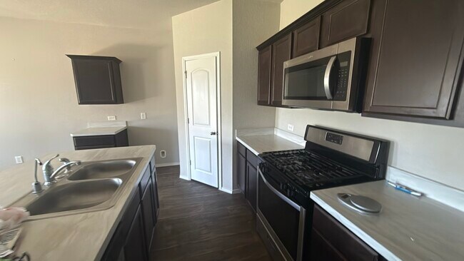 Building Photo - 21143 Waze Lewis Dr