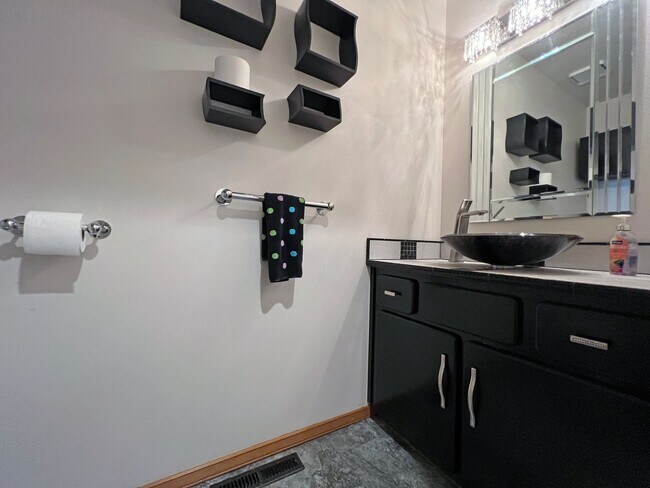 Building Photo - Stunning 4 Bedroom 2.5 Bath with Peek-a-Boo View of Puget Sound