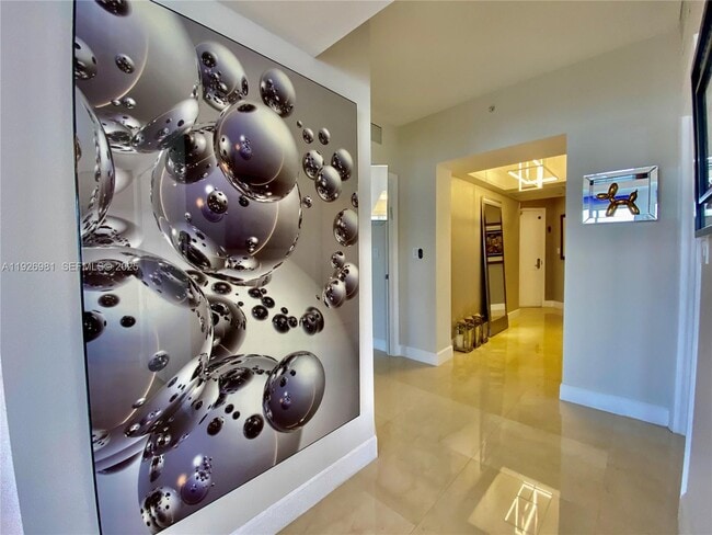 Building Photo - 19900 E Country Club Dr