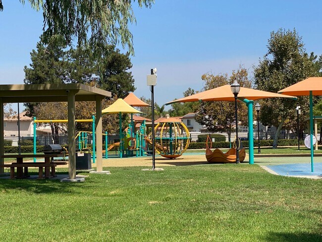 Building Photo - Beautiful 4-Bed, 2.5-Bath Home in Moreno Valley Ranch