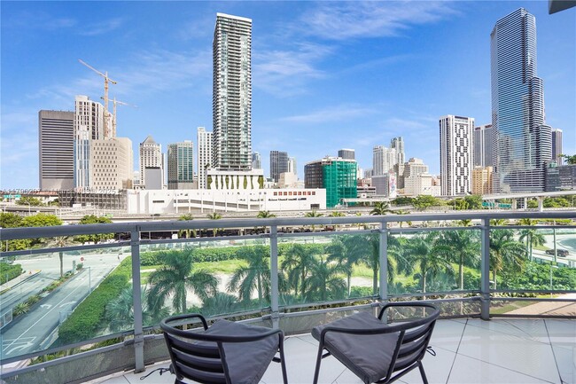 Building Photo - 350 S Miami Ave