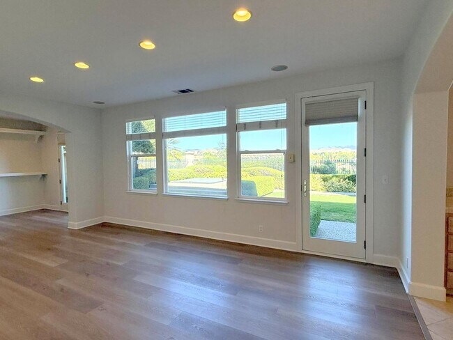Building Photo - Former Model Home in Desirable Bridges Com...