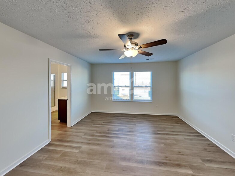 Building Photo - 62 Henderson Ln