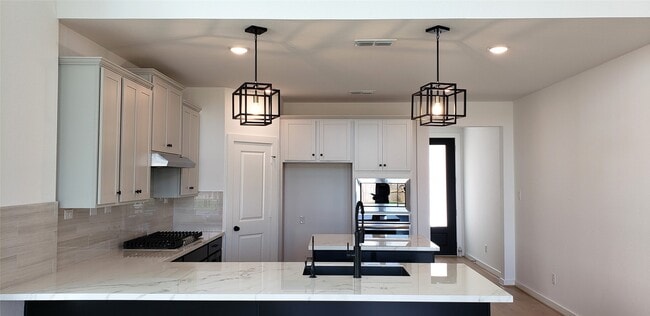 Building Photo - 10611 Hidden Rock Dr