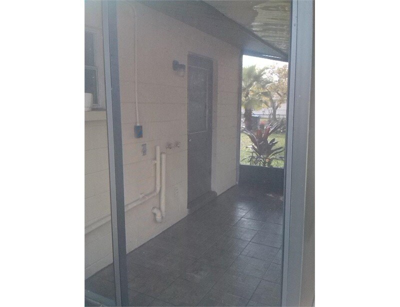 Building Photo - 5301 E 18th Ave