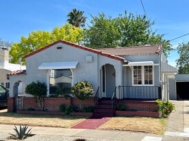 Building Photo - 228 E 17th St