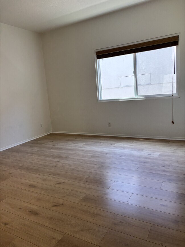Building Photo - 11818 Courtleigh Dr