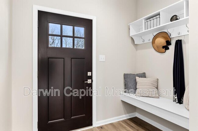 Building Photo - 385 N Tuckahoe Rd